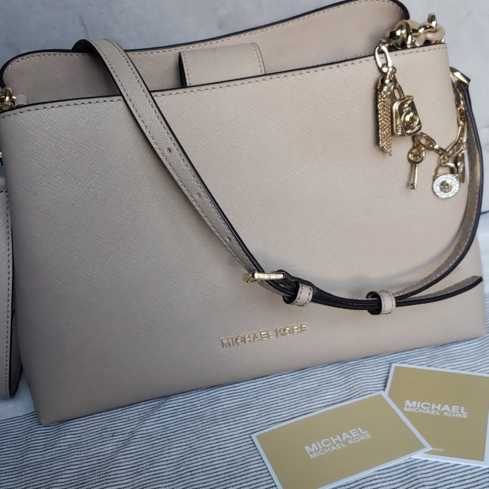 GORGEOUS 👜🤩MICHEAL KORS BAG